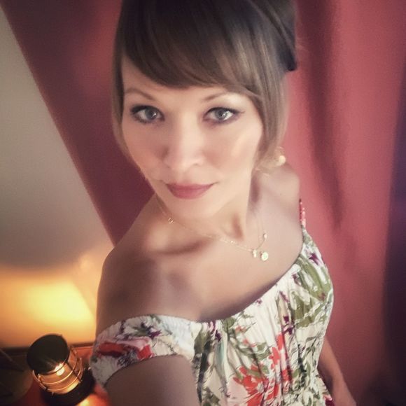 Meet your Posher, Amanda - Picture 1 of 1